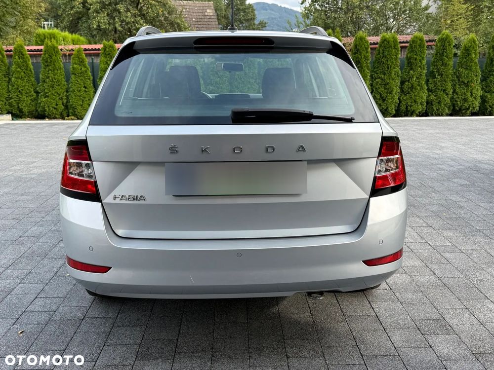 Skoda Fabia 1.0 TSI Ambition DSG - 6
