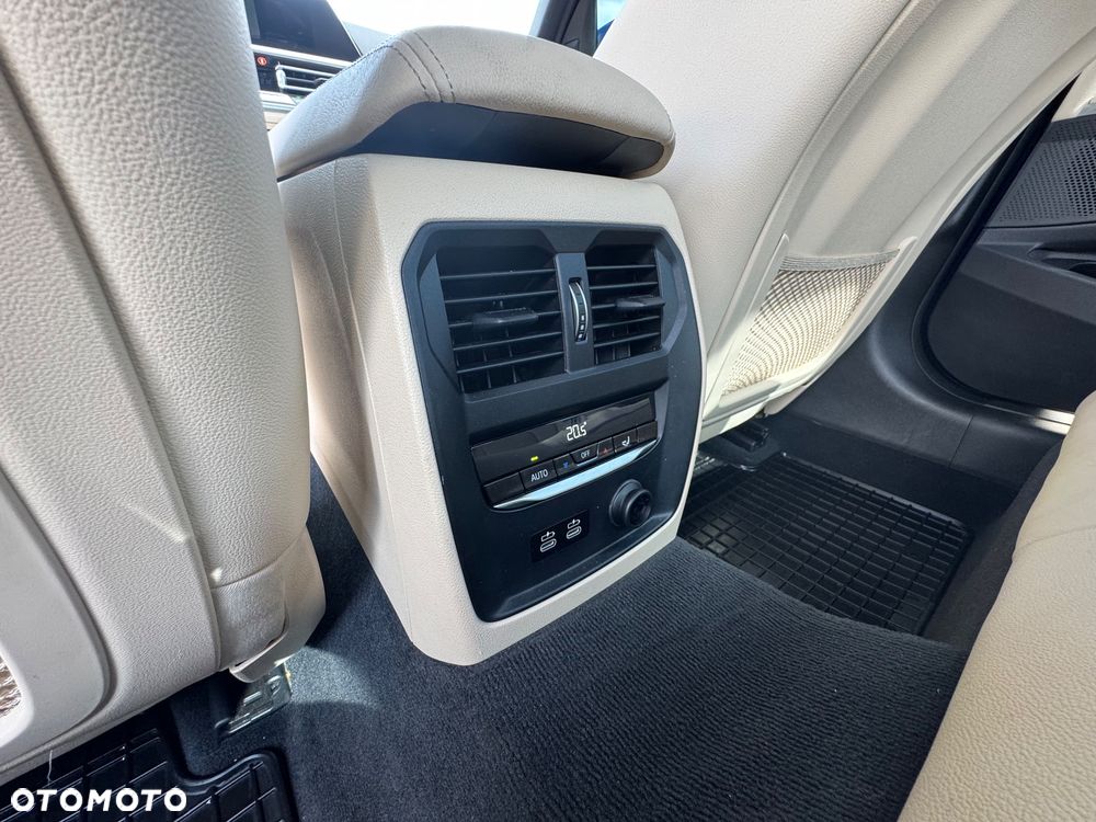 BMW Seria 3 330i M Sport - 18