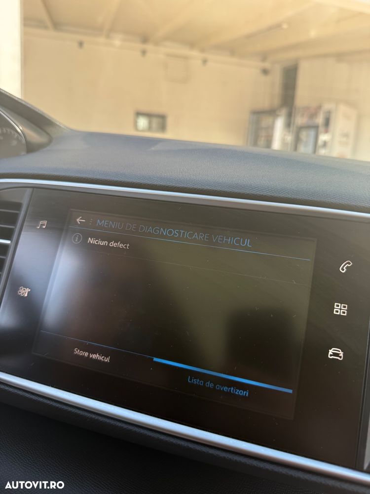 Peugeot 308 1.2 L PureTech Turbo Access - 17