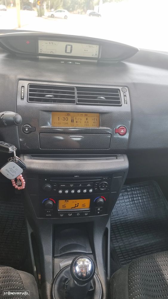 Citroën C4 1.6 HDi SX - 8