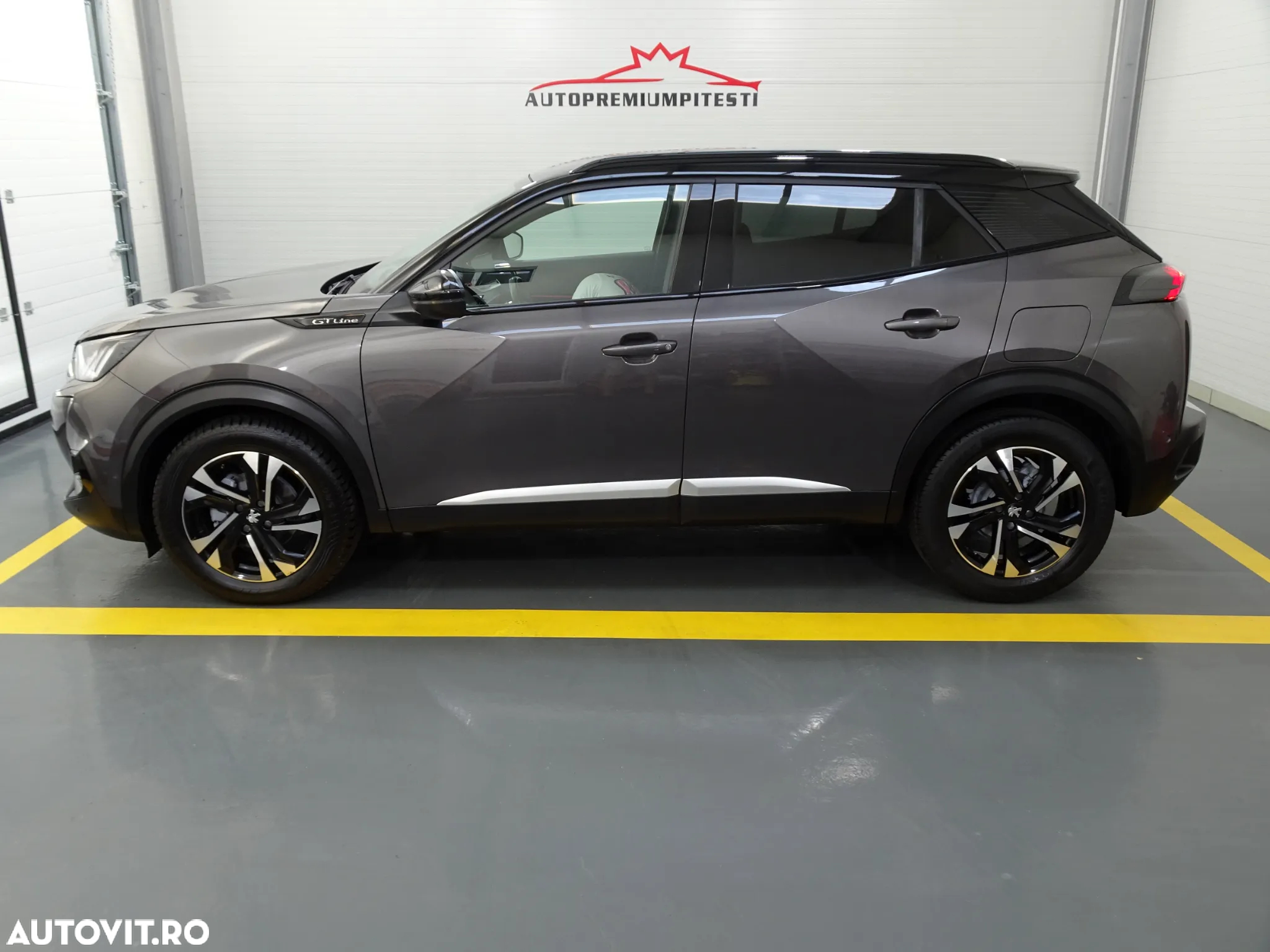 Peugeot 2008 PureTech 130 EAT8 GT - 24