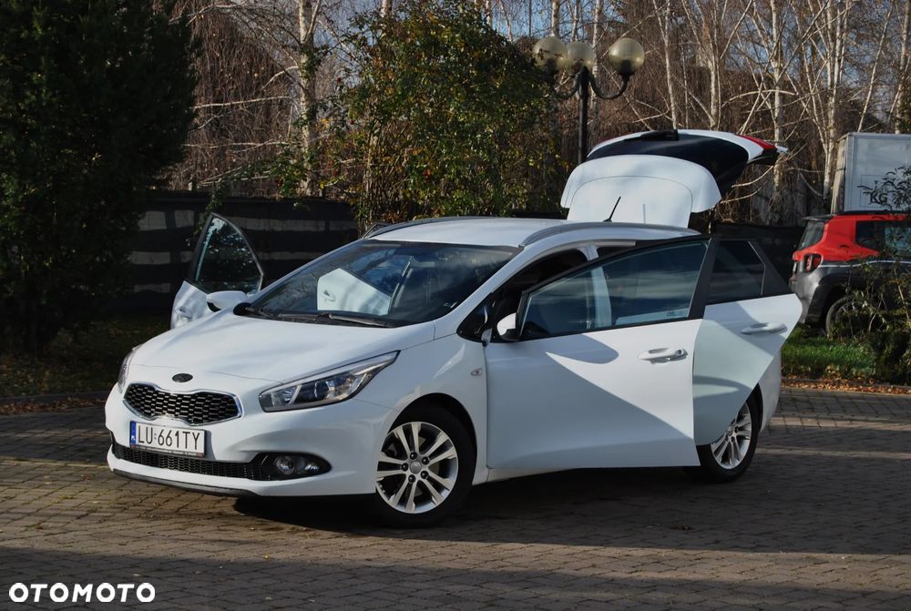 Kia Ceed 1.6 CRDi SW Spirit - 18