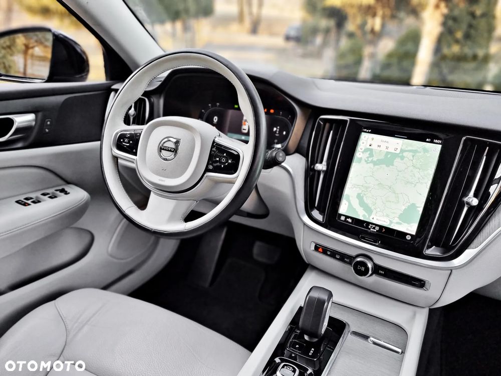 Volvo V60 Cross Country B4 D AWD Ultimate - 18