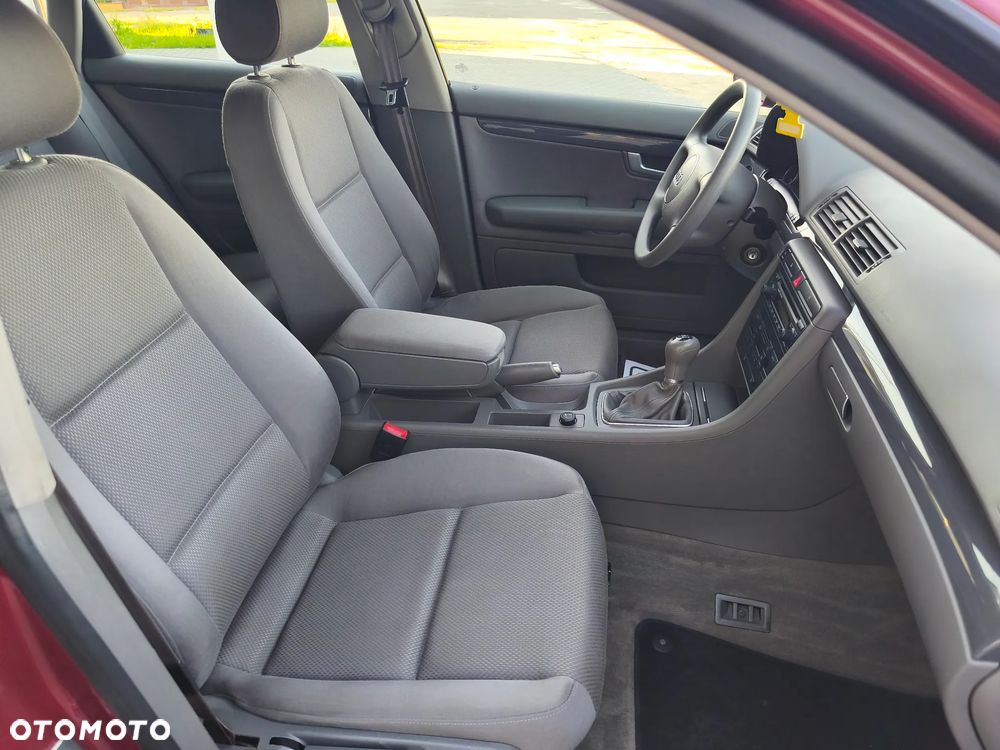Audi A4 Limousine - 32