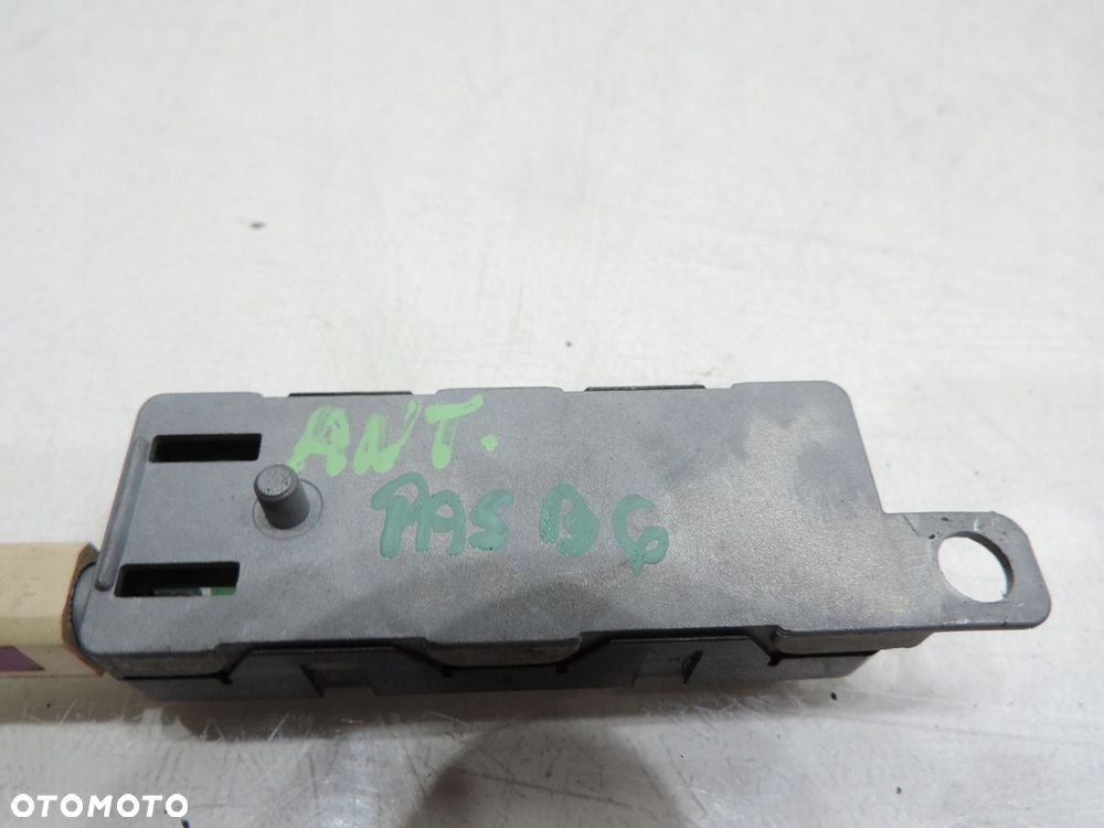 WZMACNIACZ ANTENY VW PASSAT B6 3C9035552 - 6