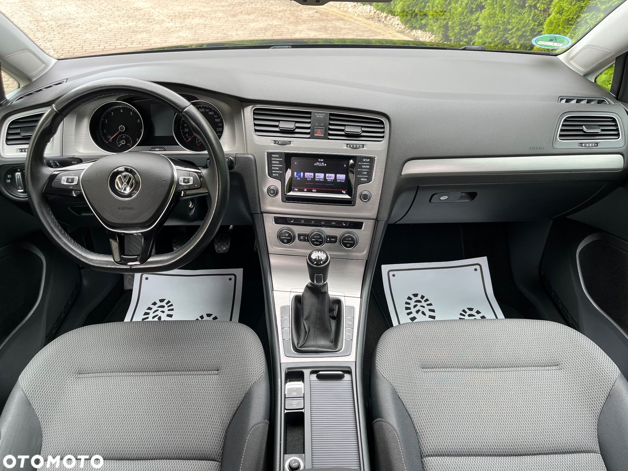 Volkswagen Golf 1.2 TSI BlueMotion Technology Comfortline - 24