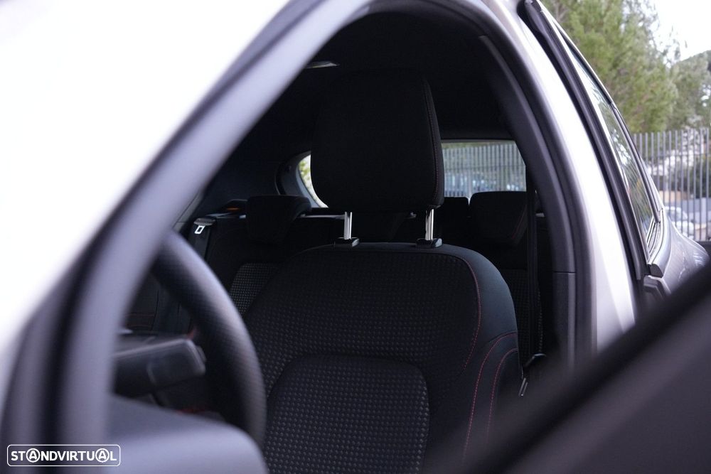 Ford Focus 1.0 EcoBoost MHEV ST-Line - 24