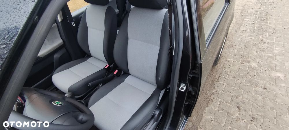 Skoda Roomster 1.2 12V HTP - 10