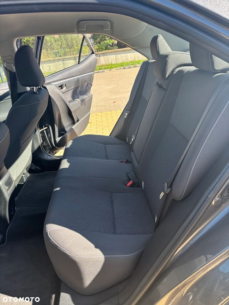 Toyota Corolla 1.6 Classic Plus - 14