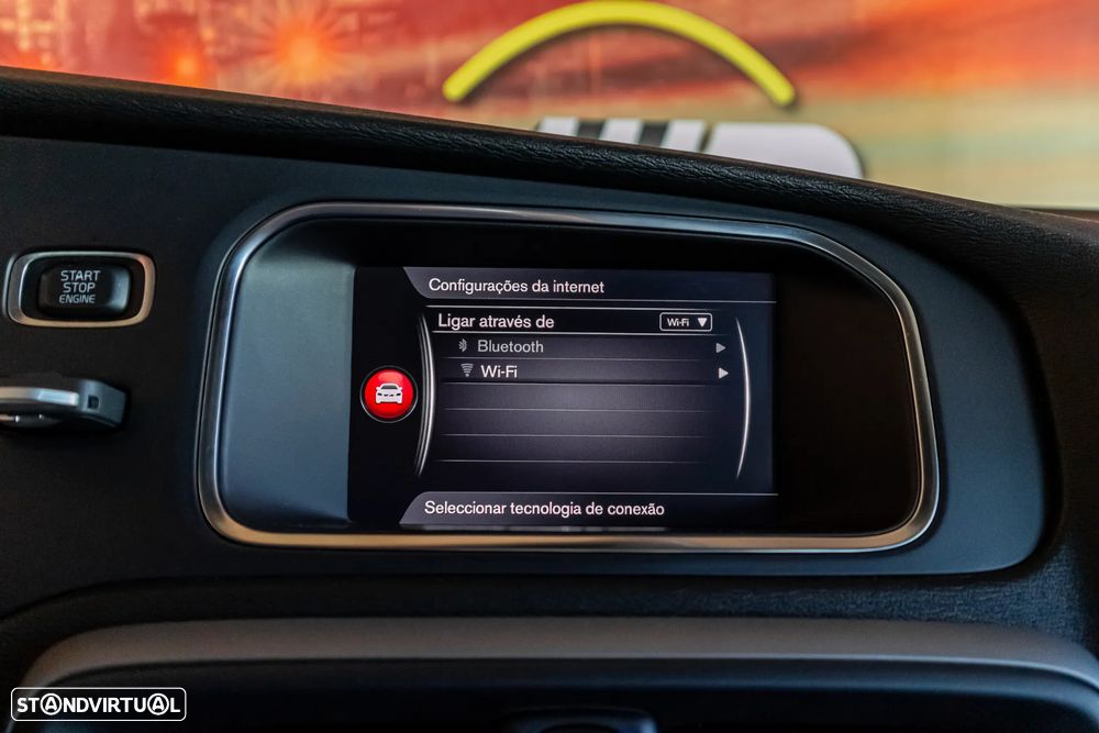 Volvo V40 2.0 D3 Momentum Geartronic — fotografia 15