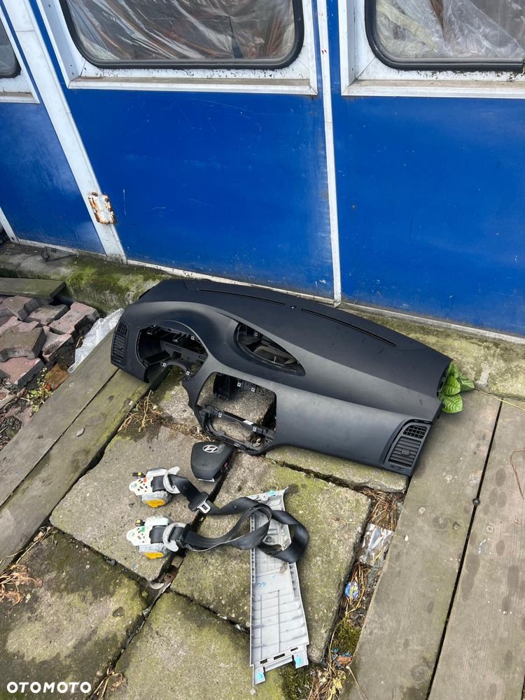 Deska rozdzielcza poduszka pasy airbag sensor kpl Hyundai i20 I 09r - 1