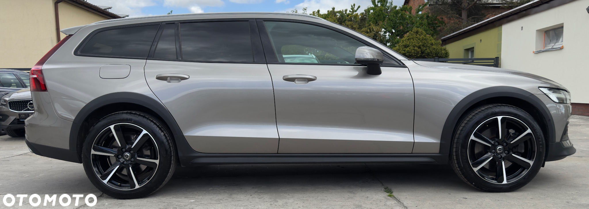 Volvo V60 Cross Country - 8