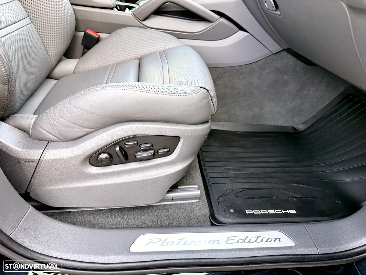 Porsche Cayenne Coupé E-Hybrid - 28