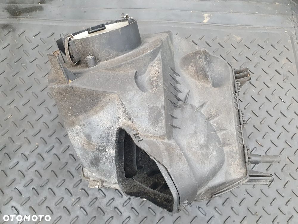 OBUDOWA FILTRA POWIETRZA AUDI A4 B8 A5 Q5 AUDI OE 059133835E - 1