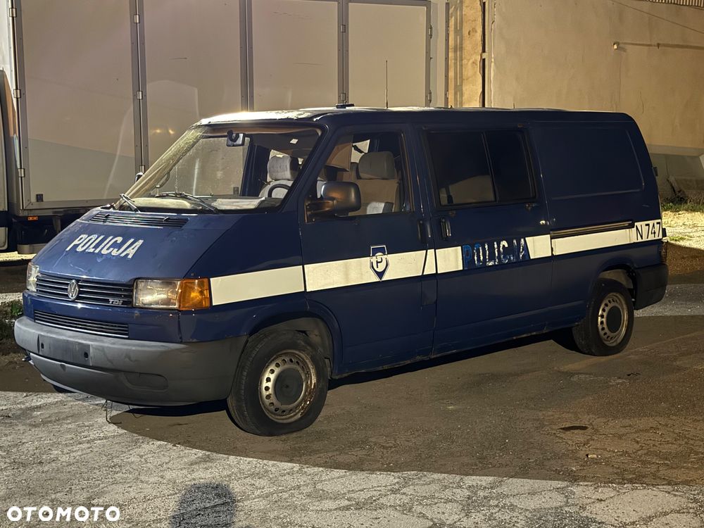 Volkswagen Caravelle - 8