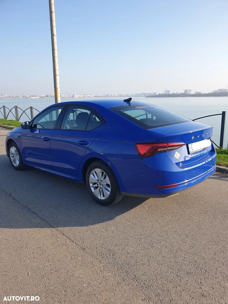 Skoda Octavia 2.0 TDI DSG Ambition - 2
