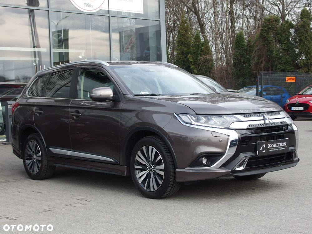 Mitsubishi Outlander 2.0 Instyle + 4WD CVT - 2