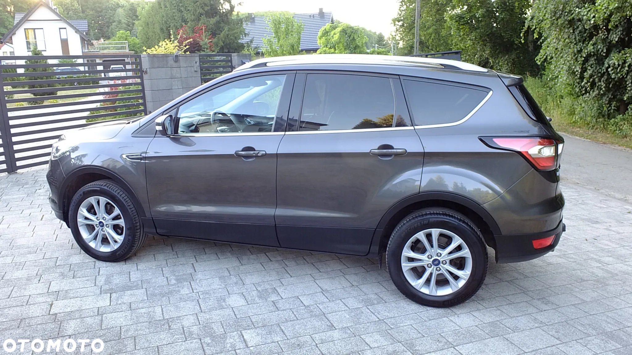 Ford Kuga 1.5 EcoBoost FWD Edition ASS MMT6 - 11