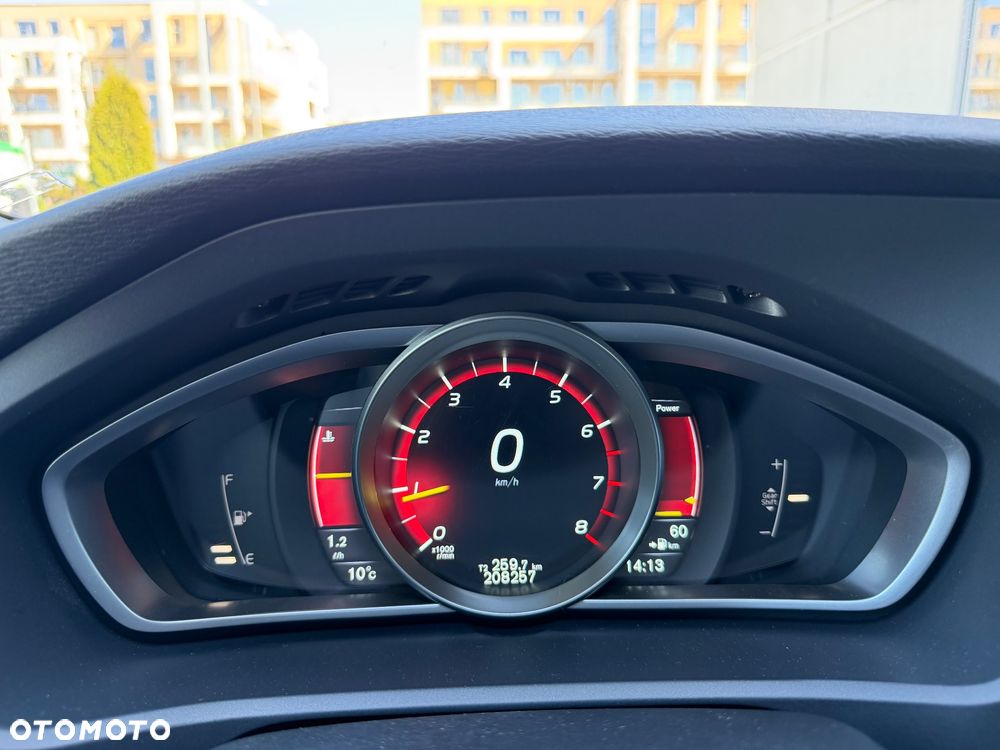 Volvo V40 T3 Momentum - 22