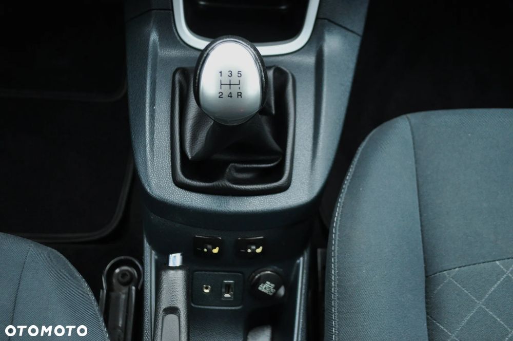 Ford Fiesta 1.25 Ambiente EU5 - 19