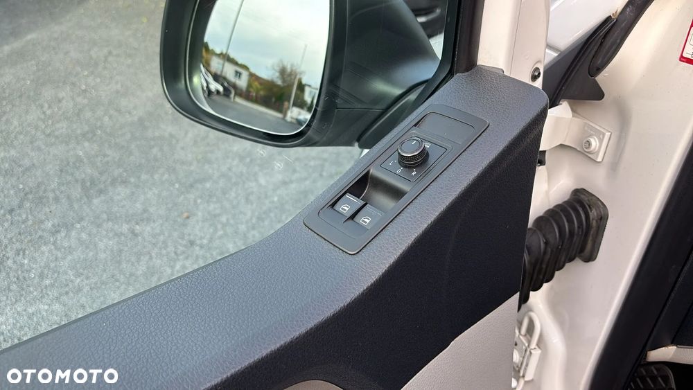 Volkswagen Transporter T6 TDI L2H1 Mixt - 11