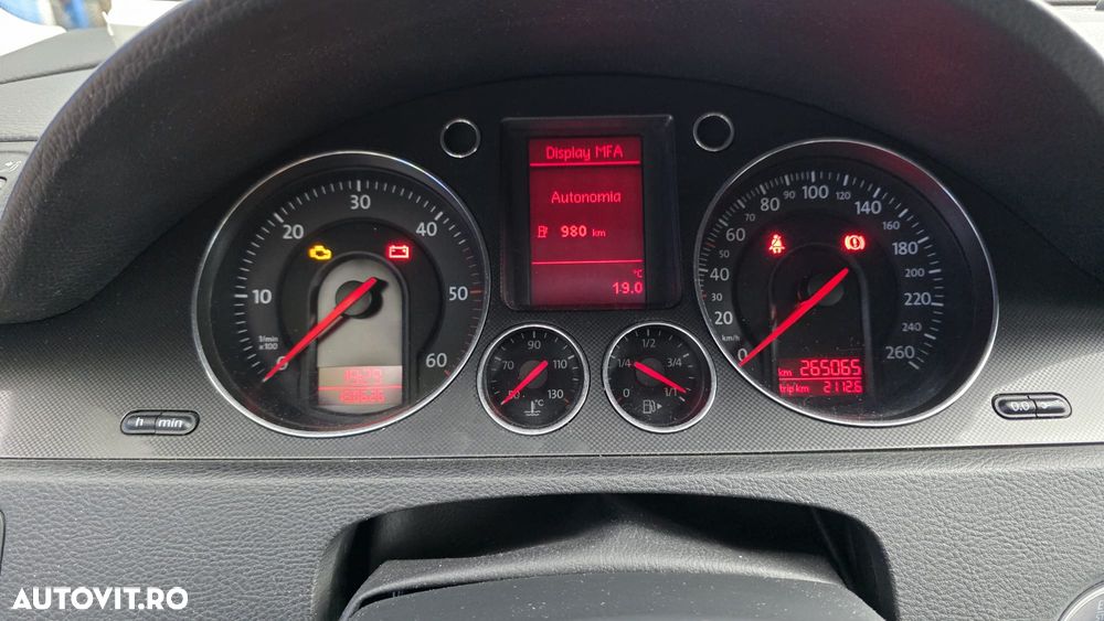 Volkswagen Passat 2.0TDI Comfortline DPF - 6