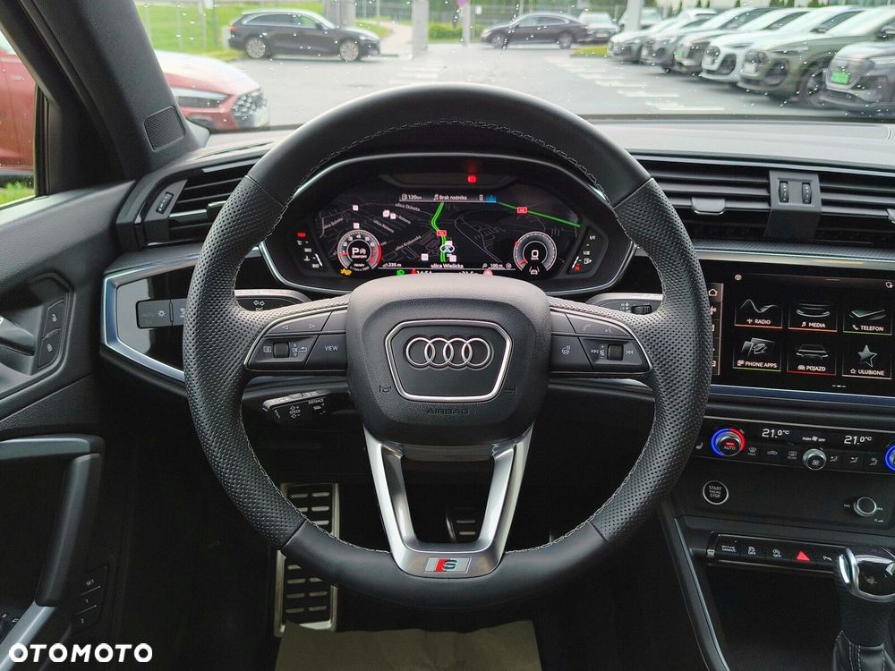 Audi Q3 Sportback - 12