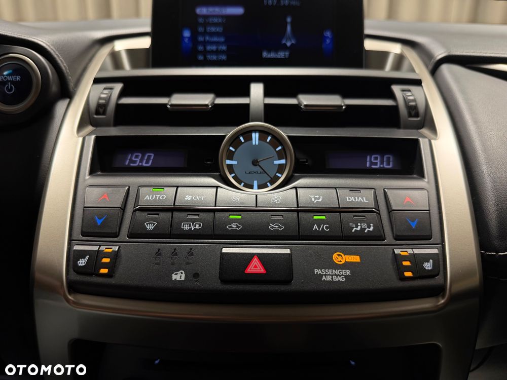 Lexus NX 300h Comfort AWD - 18