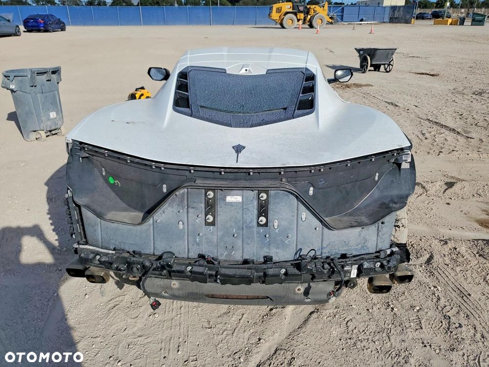 Chevrolet Corvette - 7