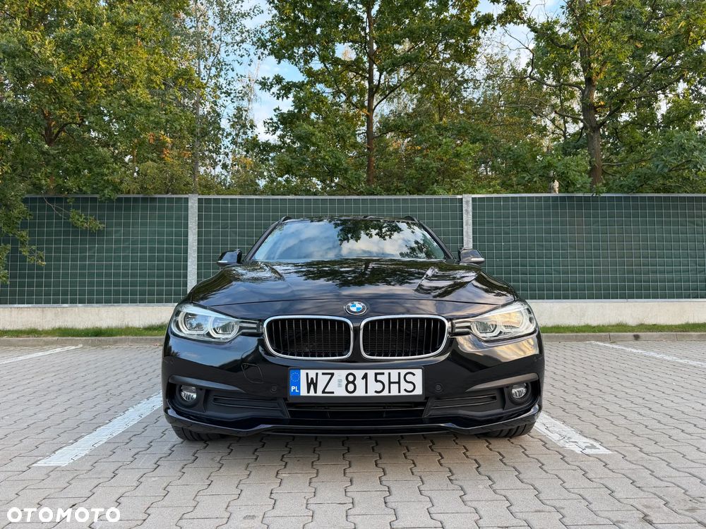 BMW 3 Series 2019 photo 2