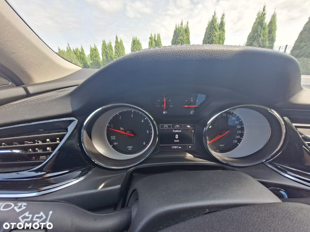 Opel Insignia - 12