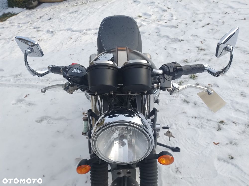 Triumph Thruxton - 7