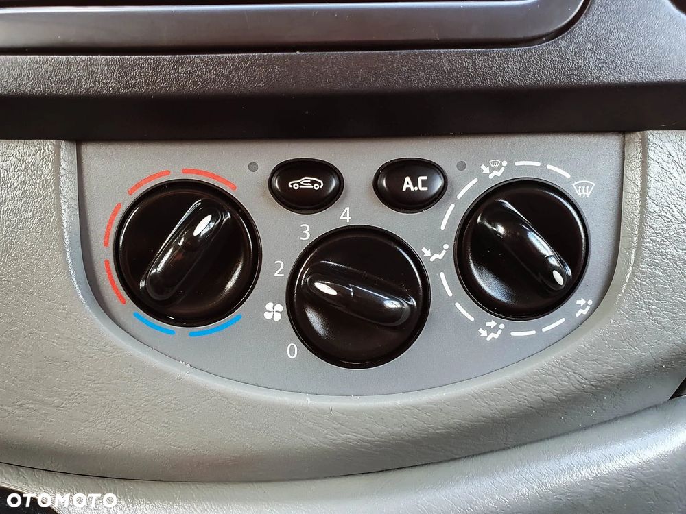 Opel Vivaro - 33
