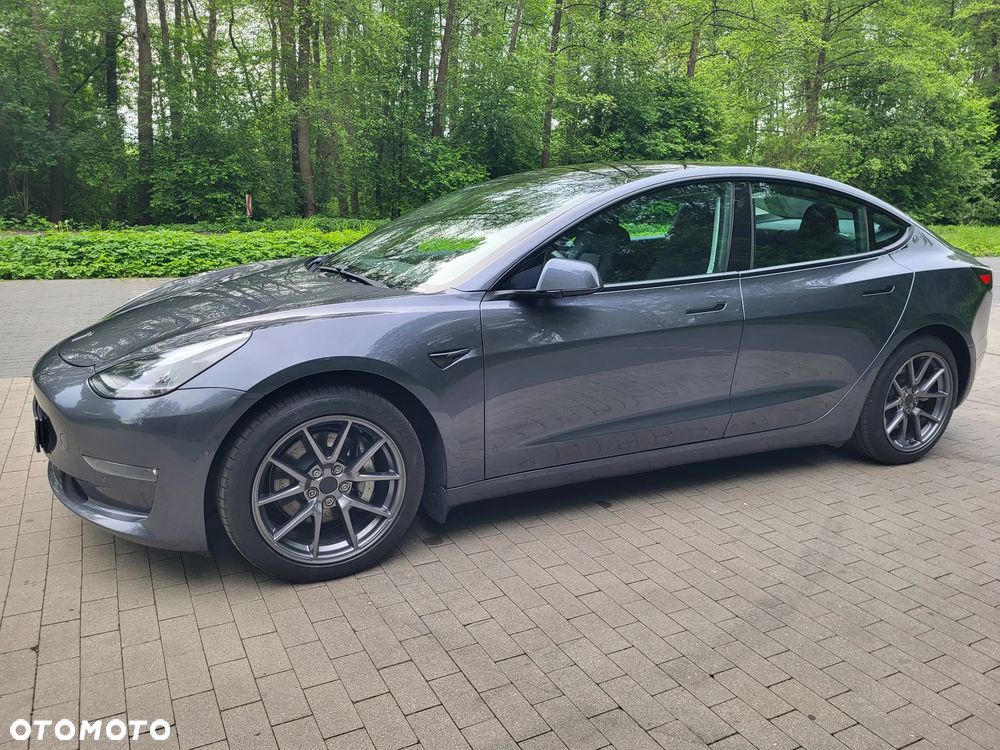 Tesla Model 3 - 12
