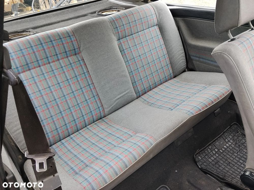 Volkswagen Golf 1.6 GL D - 5