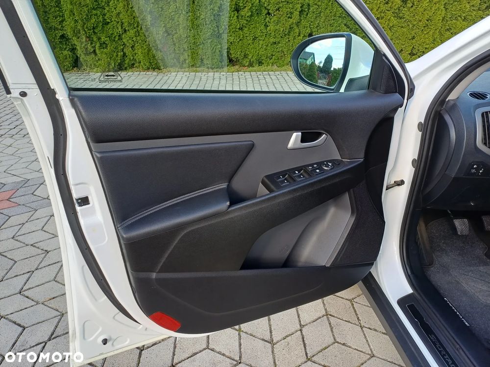 Kia Sportage 1.7 CRDI 2WD ISG Dream-Team Edition - 32