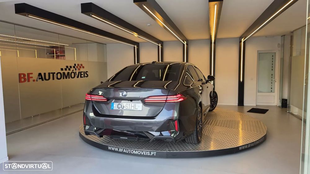 BMW i5 eDrive40 Pack Desportivo M Pro - 18