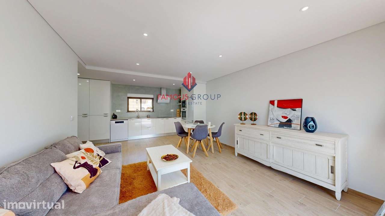 Apartamento T2 totalmente remodelado na Praia da Rocha - Grande imagem: 3/38