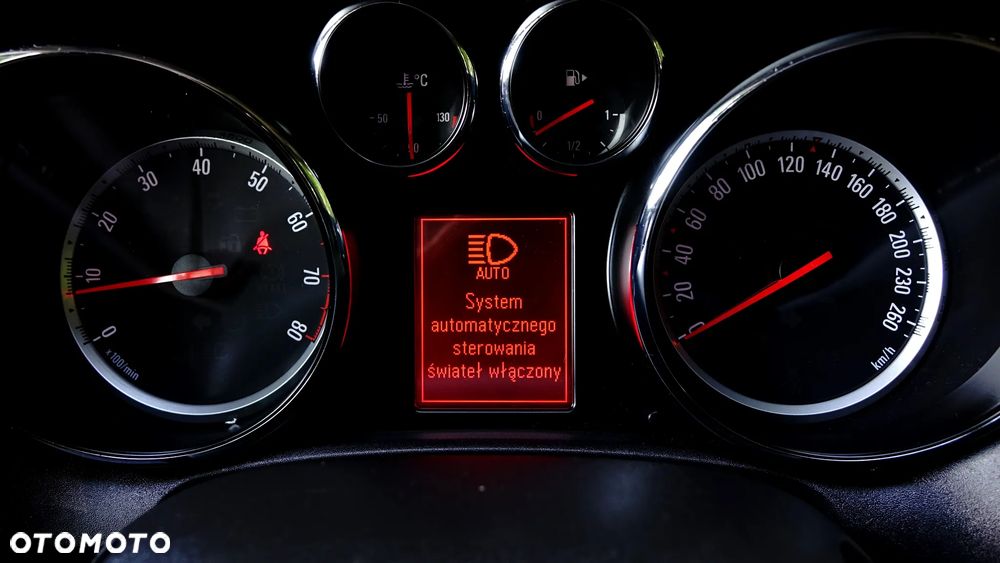 Opel Astra 1.4 Turbo Cosmo - 14