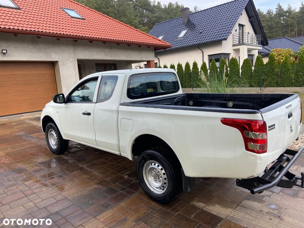 Mitsubishi L200 2016 photo 4