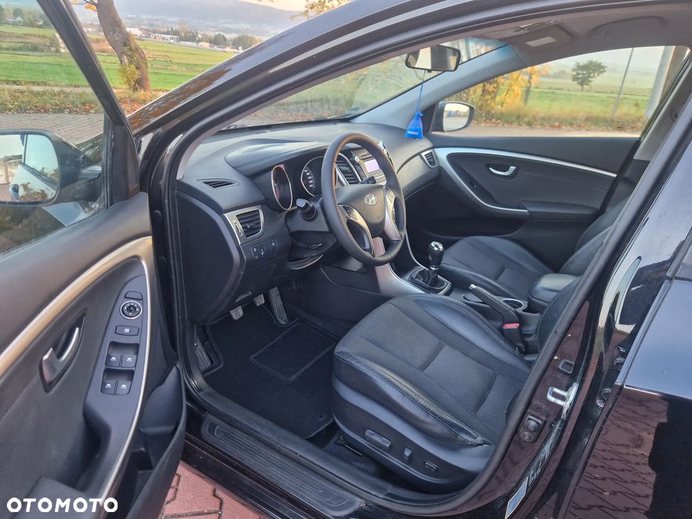 Hyundai i30 1.4 Intro Edition - 13