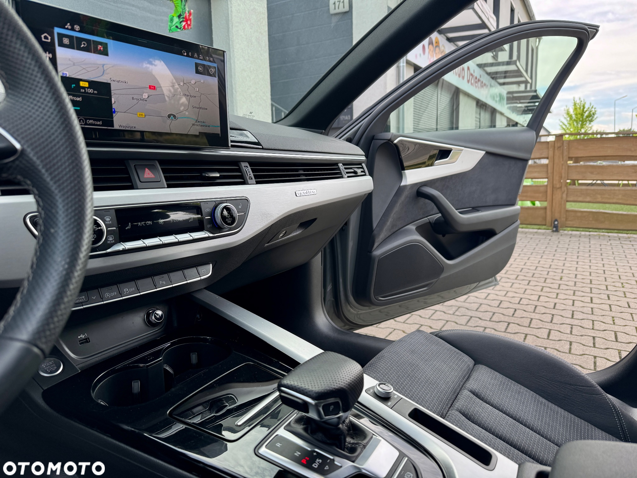 Audi A4 Avant 40 TDI quattro S tronic S line - 24