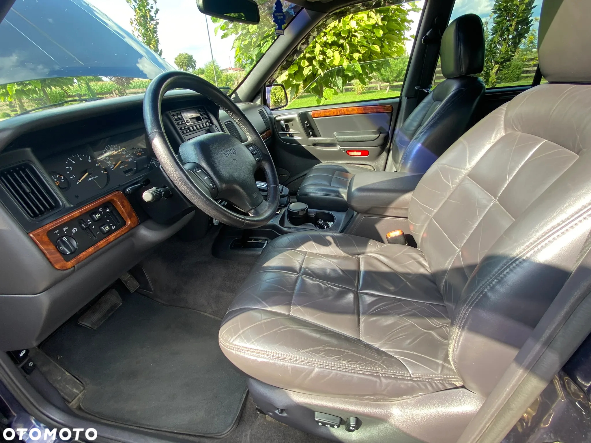 Jeep Cherokee 4.0 Limited - 34