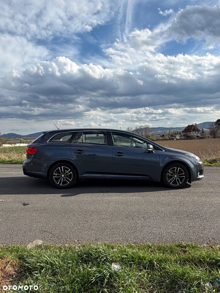 Toyota Avensis 1.8 Sol EU5 - 15