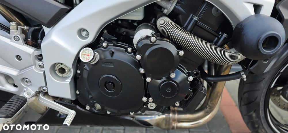 Suzuki GSR - 20