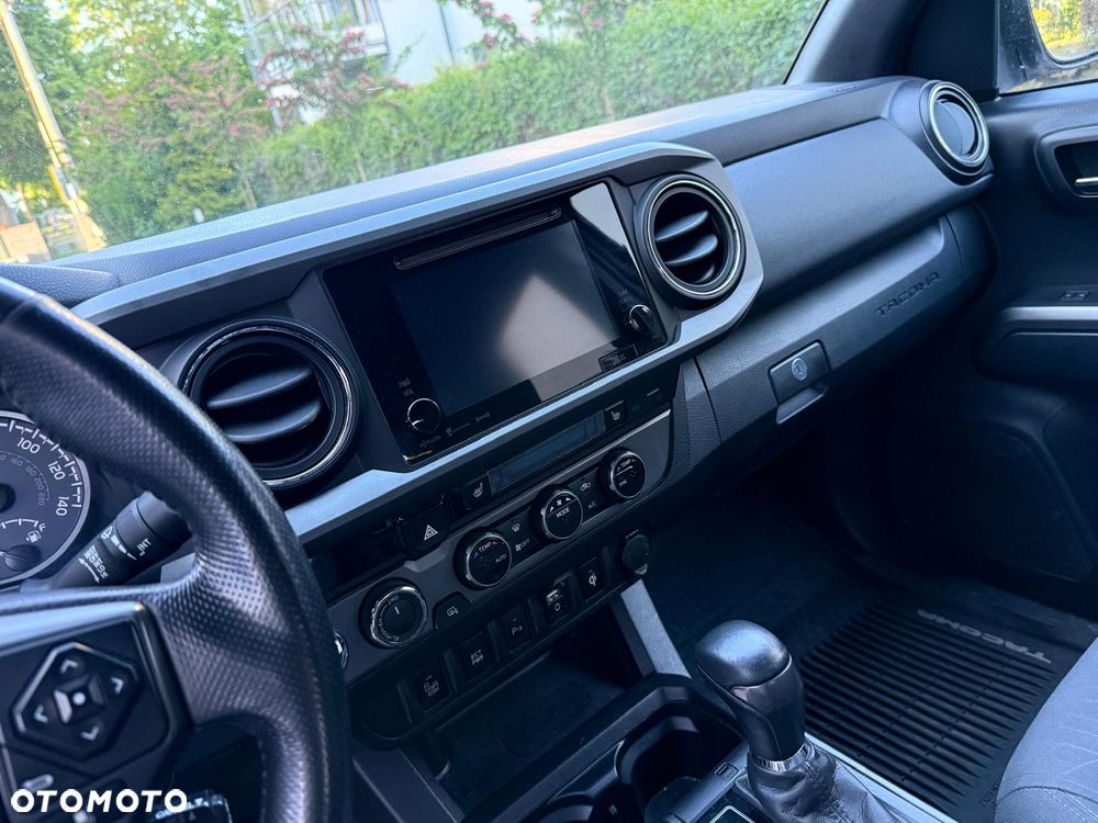 Toyota Tacoma - 9