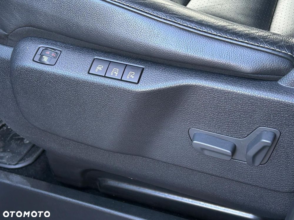 Peugeot Traveller 2.0 BlueHDi Standard Business Vip - 37