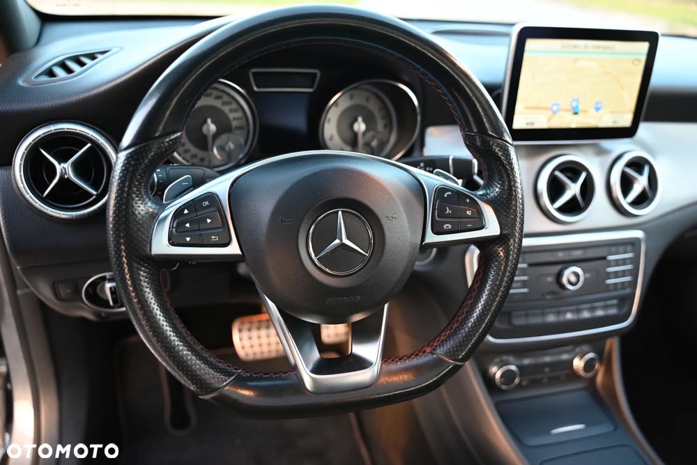 Mercedes-Benz CLA 200 7G-DCT AMG Line - 19