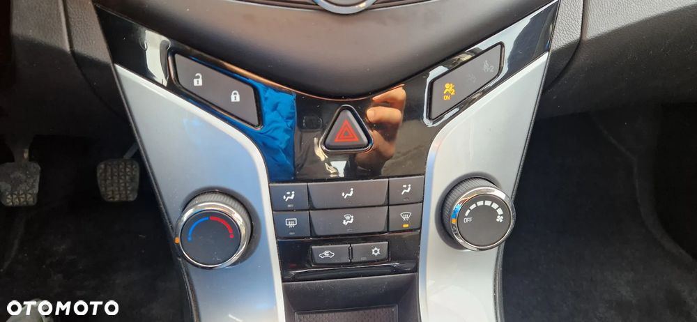 Chevrolet Cruze 1.6 LS - 15