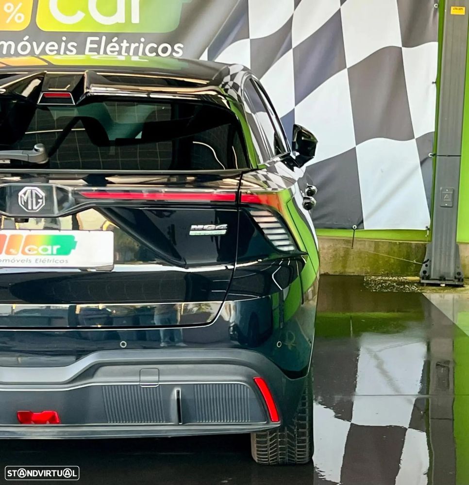MG MG4 64 kWh Luxury - 8